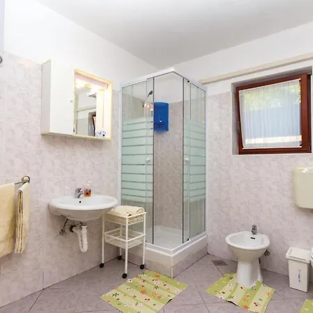 Apartman Cozy In With Wifi Pula