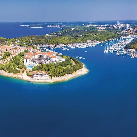 Lejlighed Cozy In With Wifi Pula