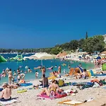 Cozy In With Wifi Apartamento Pula